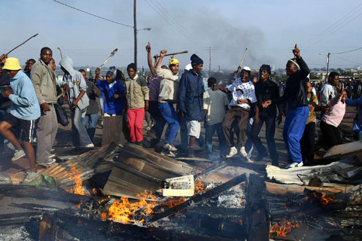 SA-Xenophobia H.E. John Dramani Mahama & Nana Addo condemn the xenophobic attacks in South Africa